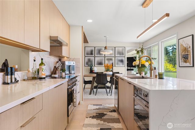 18174 Brittany Drive SW, Normandy Park, WA 98166