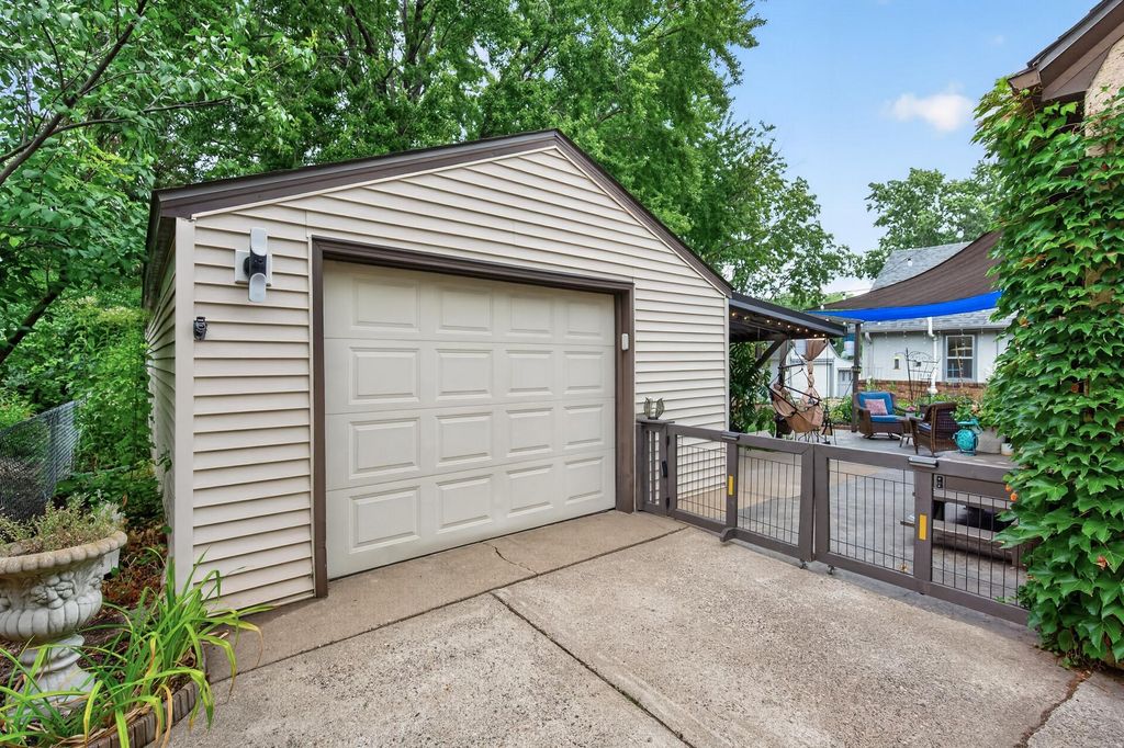 1125 43rd Avenue NE, Columbia Heights, MN 55421 — photo 4