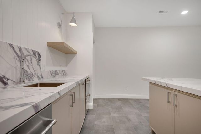 320 Laurel Curve, Golden Valley, MN 55426