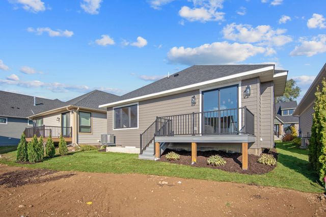 320 Laurel Curve, Golden Valley, MN 55426