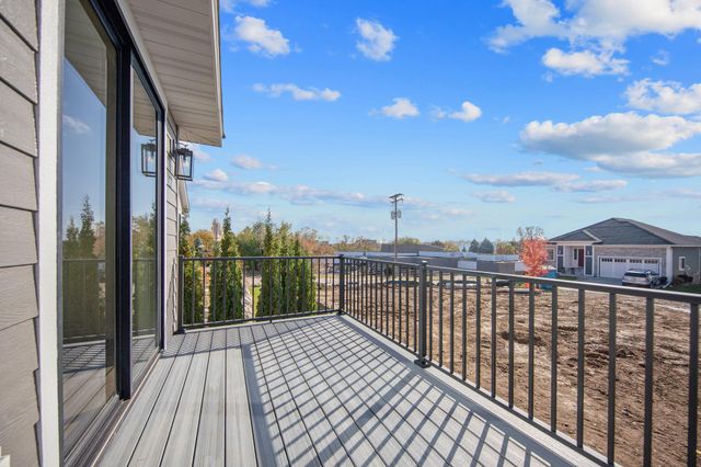 320 Laurel Curve, Golden Valley, MN 55426