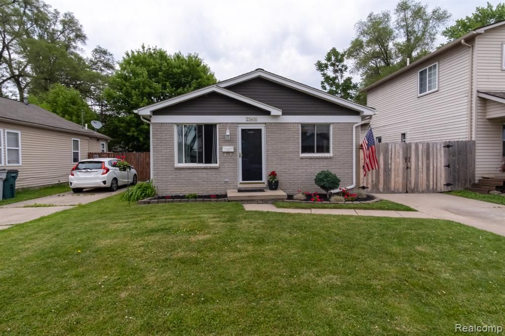 23400 Reynolds Avenue, Hazel Park, MI 48030