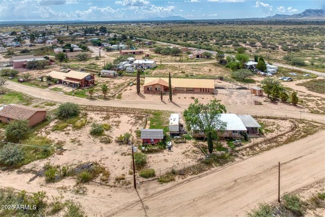 10019 S HONEYSUCKLE Drive, Hereford, AZ 85615