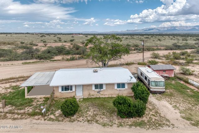 10019 S HONEYSUCKLE Drive, Hereford, AZ 85615