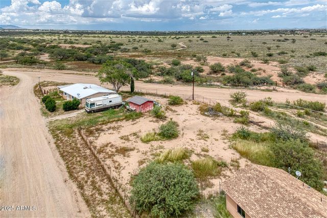 10019 S HONEYSUCKLE Drive, Hereford, AZ 85615