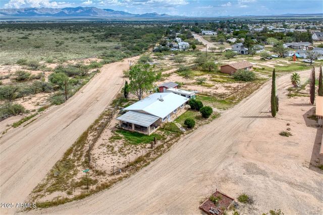 10019 S HONEYSUCKLE Drive, Hereford, AZ 85615