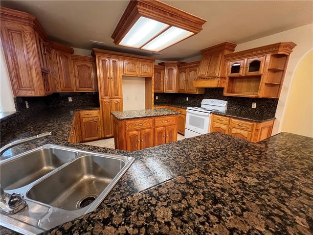 1245 Carlos, Alice, TX 78332
