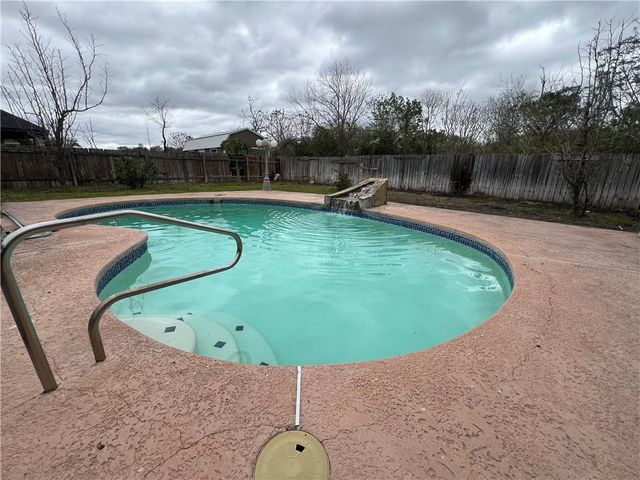 1245 Carlos, Alice, TX 78332