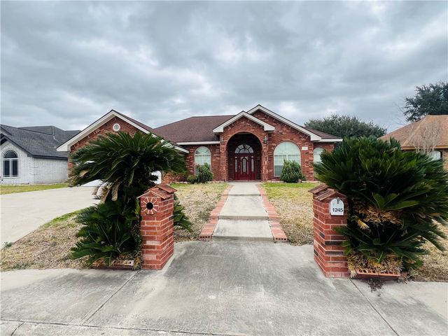 1245 Carlos, Alice, TX 78332