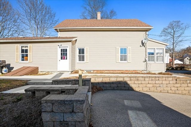 39 Forest St, North Brookfield, MA 01535