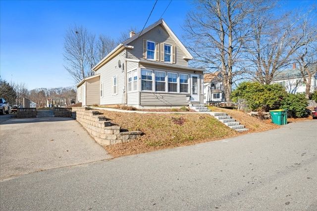 39 Forest St, North Brookfield, MA 01535