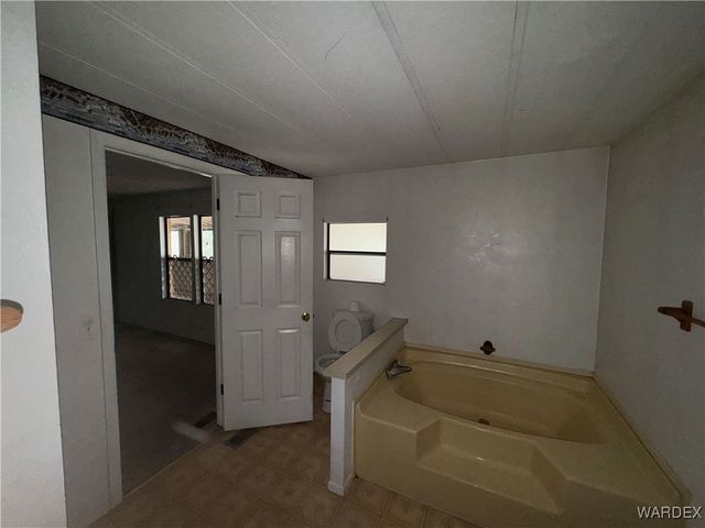 9000 N Vock Canyon Lane, Kingman, AZ 86409