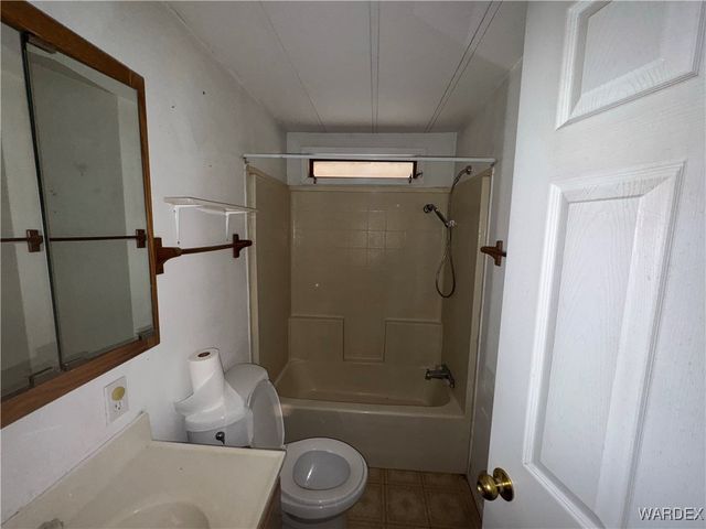 9000 N Vock Canyon Lane, Kingman, AZ 86409