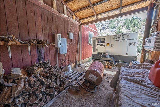9000 N Vock Canyon Lane, Kingman, AZ 86409