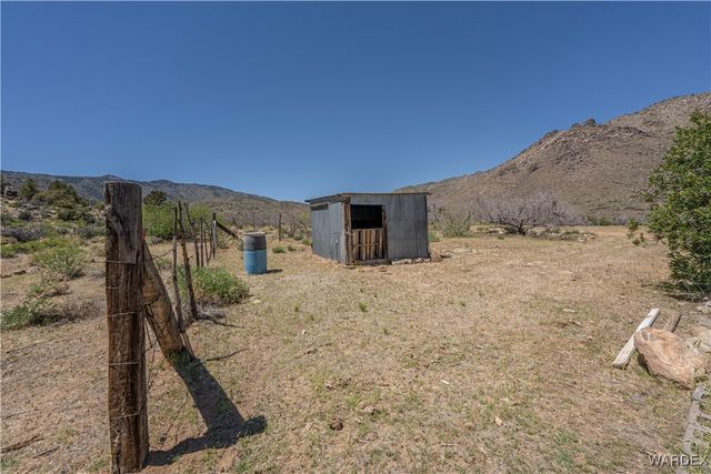 9000 N Vock Canyon Lane, Kingman, AZ 86409