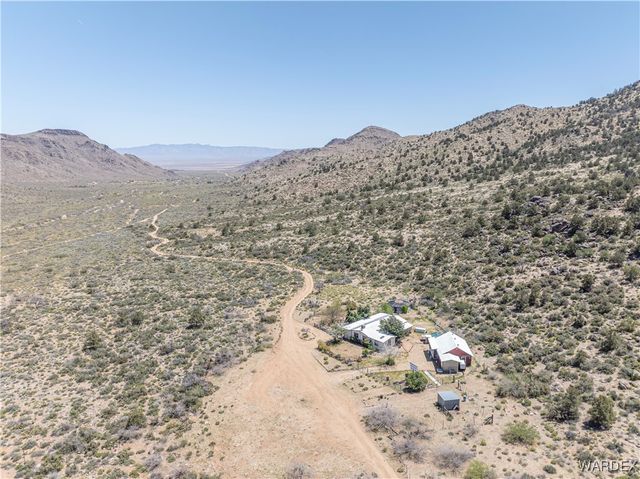 9000 N Vock Canyon Lane, Kingman, AZ 86409