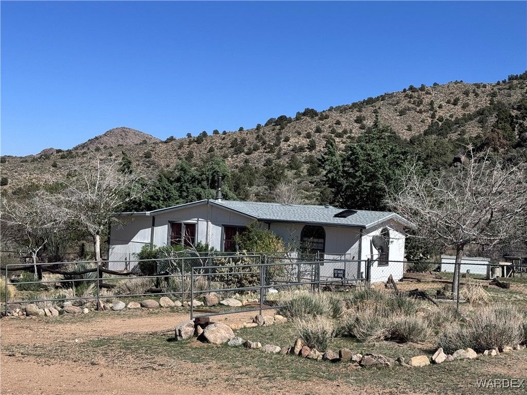 9000 N Vock Canyon Lane, Kingman, AZ 86409