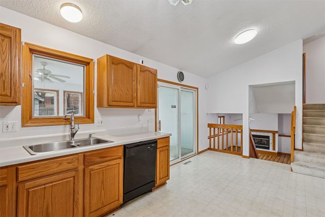 2236 Riverwoods Avenue, Des Moines, IA 50320