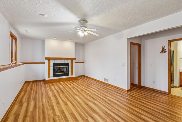 2236 Riverwoods Avenue, Des Moines, IA 50320