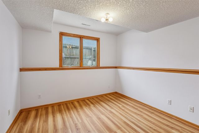 2236 Riverwoods Avenue, Des Moines, IA 50320