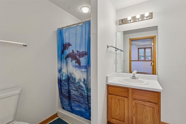 2236 Riverwoods Avenue, Des Moines, IA 50320