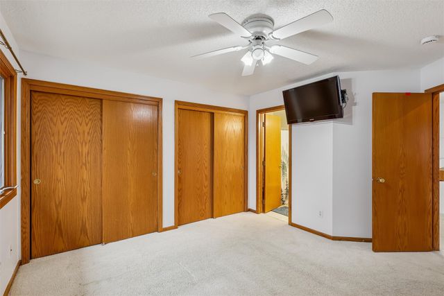 2236 Riverwoods Avenue, Des Moines, IA 50320