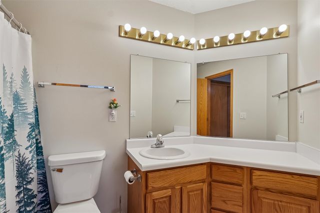 2236 Riverwoods Avenue, Des Moines, IA 50320