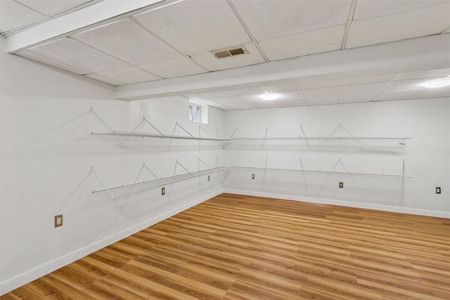 2236 Riverwoods Avenue, Des Moines, IA 50320