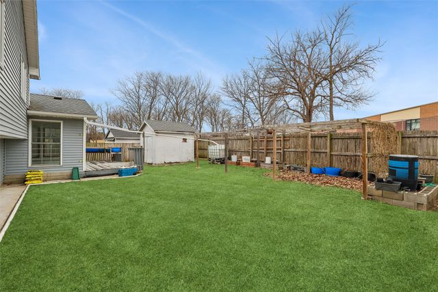 2236 Riverwoods Avenue, Des Moines, IA 50320