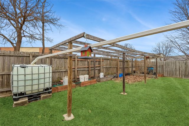 2236 Riverwoods Avenue, Des Moines, IA 50320