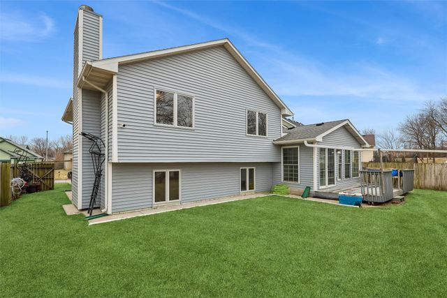 2236 Riverwoods Avenue, Des Moines, IA 50320