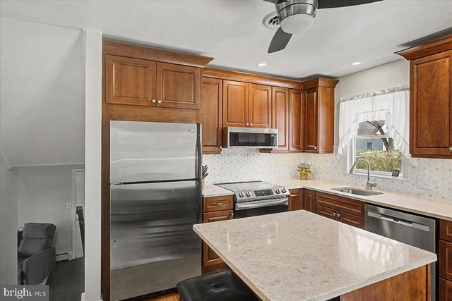 528 E COURT ST, Doylestown, PA 18901