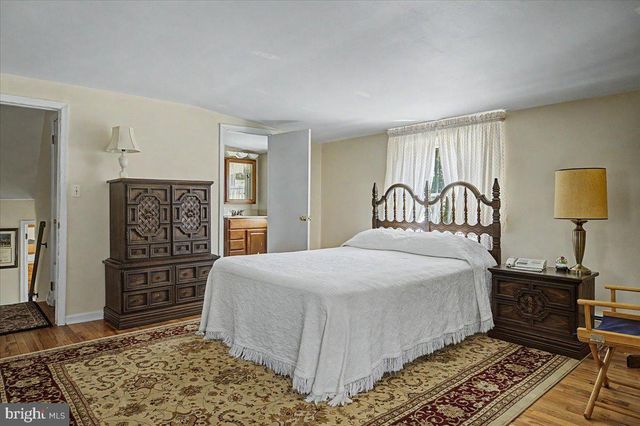 528 E COURT ST, Doylestown, PA 18901