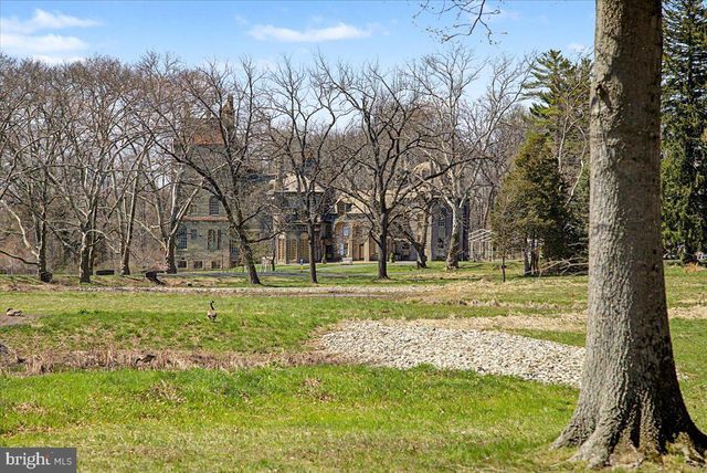528 E COURT ST, Doylestown, PA 18901