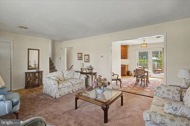 528 E COURT ST, Doylestown, PA 18901