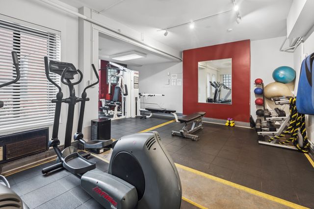 5056 N Marine Drive 4A, Chicago, IL 60640