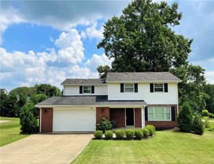 208 McCARTNEY DRIVE, Moon/crescent Twp, PA 15108