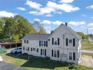 203 Maple Street E, Hartville, OH 44632