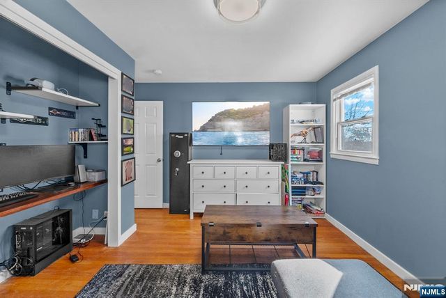 14 Weeks Court, Clifton, NJ 07013