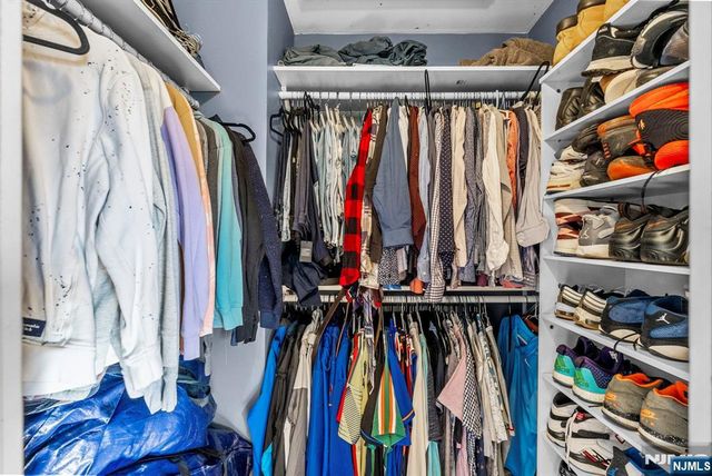 14 Weeks Court, Clifton, NJ 07013