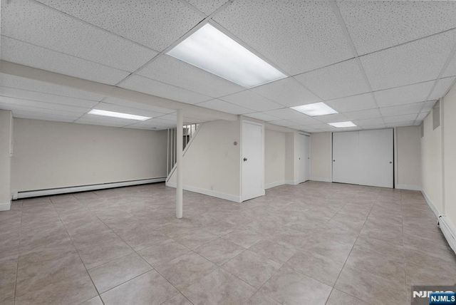 14 Weeks Court, Clifton, NJ 07013