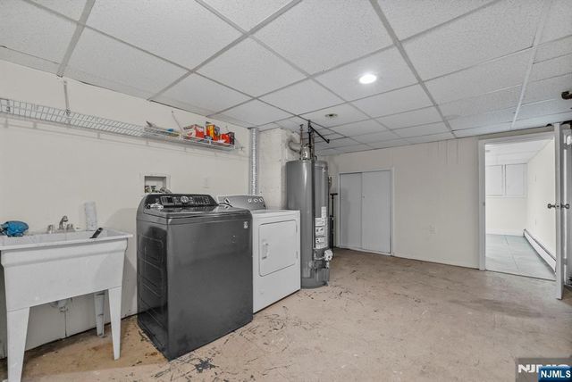 14 Weeks Court, Clifton, NJ 07013