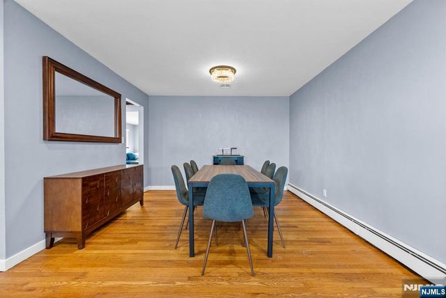 14 Weeks Court, Clifton, NJ 07013