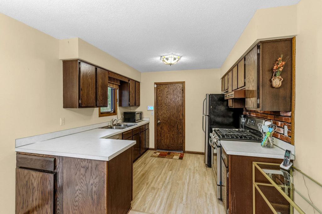 13045 Eveleth Avenue, Apple Valley, MN 55124 — photo 5