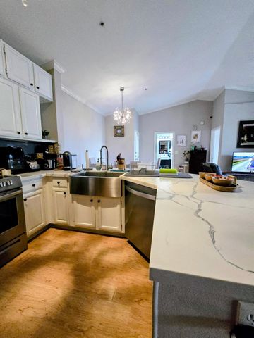 2111 Welch Street B315, Houston, TX 77019