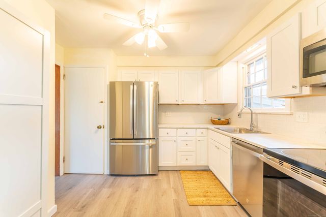 895 Shennecossett Road, Groton, CT 06340