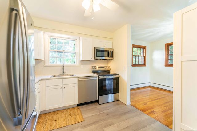 895 Shennecossett Road, Groton, CT 06340