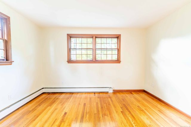 895 Shennecossett Road, Groton, CT 06340