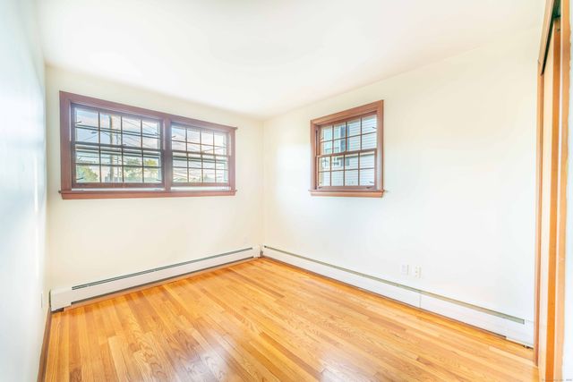 895 Shennecossett Road, Groton, CT 06340