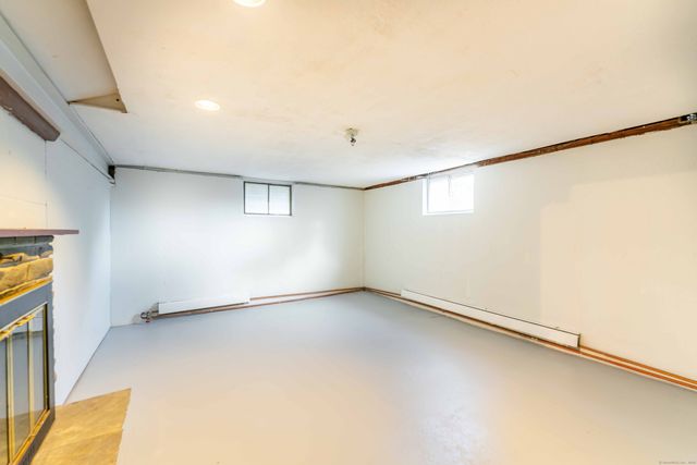 895 Shennecossett Road, Groton, CT 06340